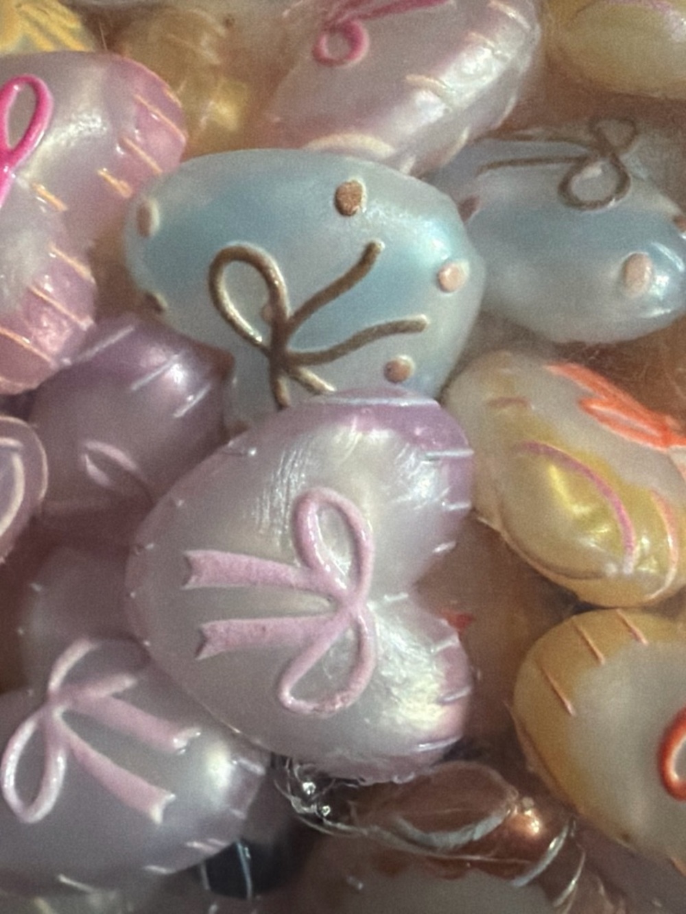 Lot of 20 1/2 inch puffy heart beads. Will fit pens!